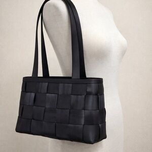 Harveys Seatbelt Bag Black